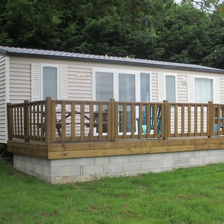 Les Mobile Home De Kerroyal Garlan Bagian luar foto