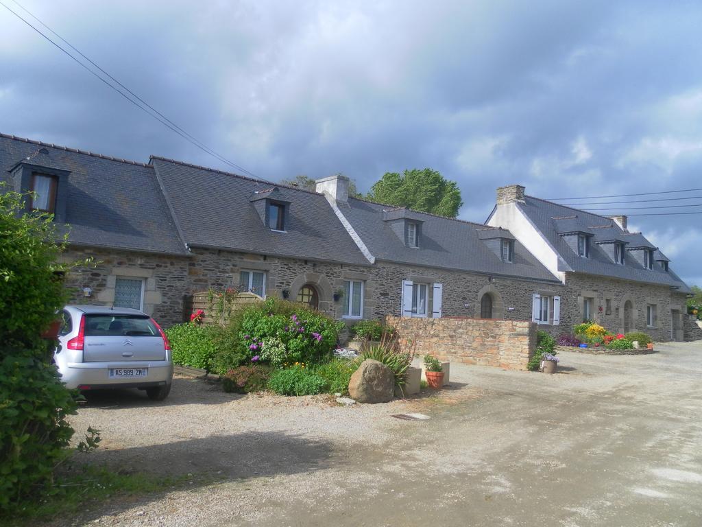 Les Mobile Home De Kerroyal Garlan Bagian luar foto