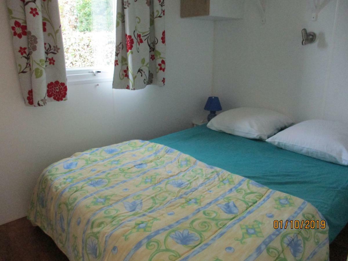 Les Mobile Home De Kerroyal Garlan Bagian luar foto